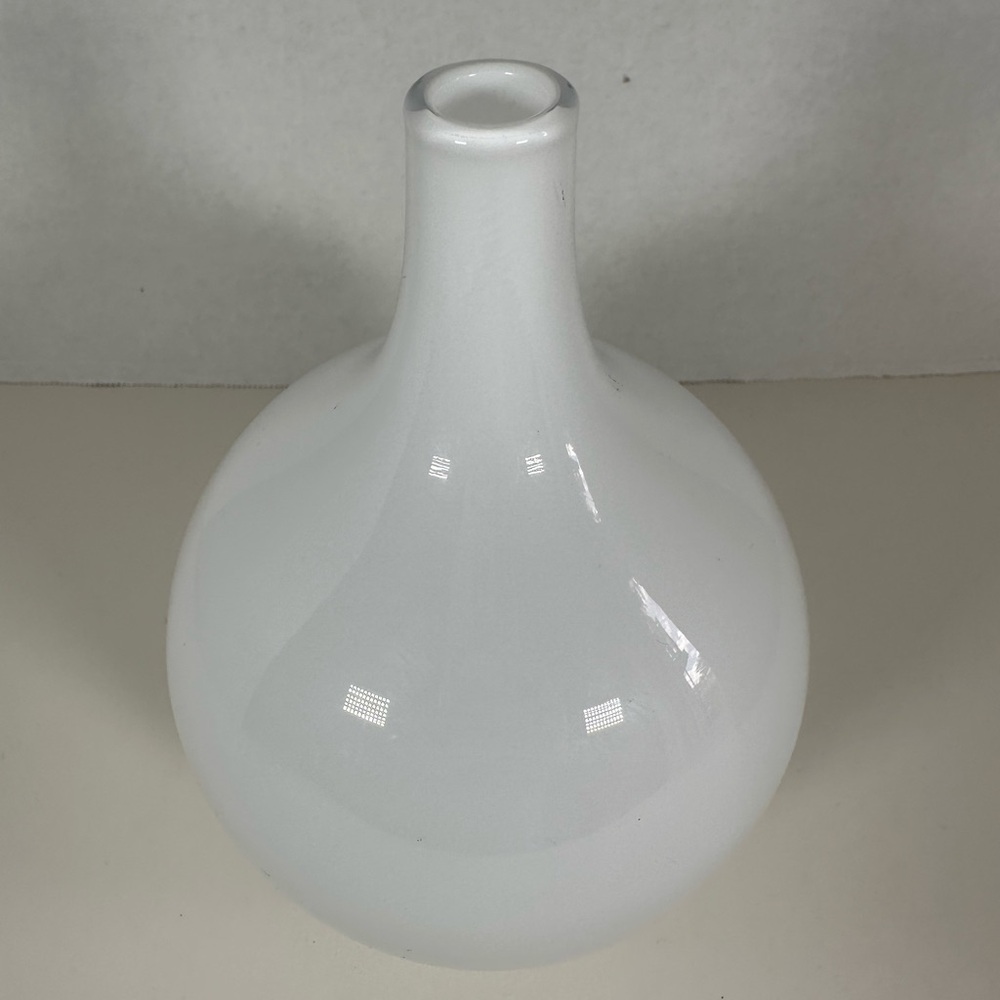 White Round Ikea 16789 Fluted Salong 8" Hand Made Glass Art Vase Sculpture